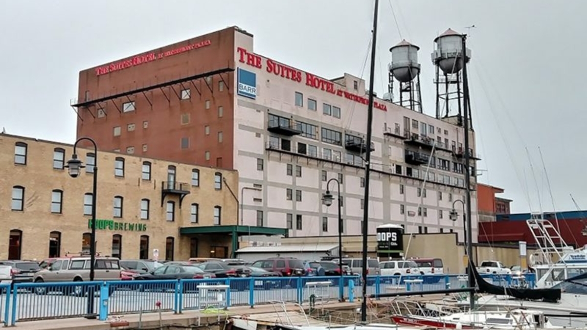 Speaking of our hometown, we'd like to highlight #TheSuitesHotel at Waterford Plaza #Duluth. We are proud to manage this rustic and beautiful hotel nestled right in the heart of historic #CanalPark. This all Suites hotel is perfect for #extendedstays. bit.ly/3G9v9Nk