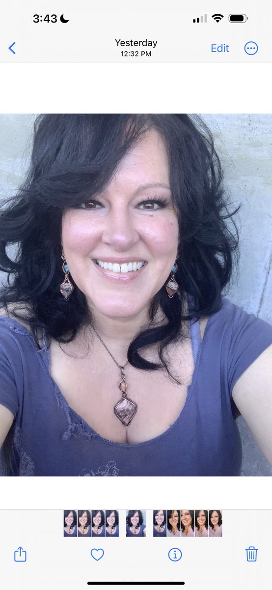 seran72's tweet photo. main stone in all three pieces is some type of Jasper. top stone in pendant is Opal. top stones in earrings are Labradorite. metal is antiqued copper
probably my favorite set i’ve ever made and i’m keeping these for myself
#imadethese #rocksthatdrip https://t.co/GRvHi4tzVy