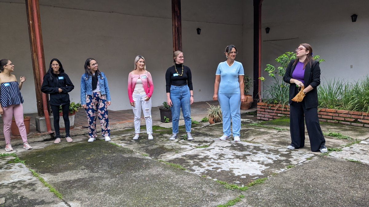 MeridaFeminista's tweet photo. 💜Finalizamos nuestra 3era cohorte de la Escuela Feminista para Lideresas💜

Gracias a @coacheliane_ por ser la coach de oratoria de nuestras participantes, fue un día fructífero, enriquecedor y llena de mucho aprendizaje. 

#escuelafeministaparalideresas #meridave https://t.co/BWjVUrQWWB
