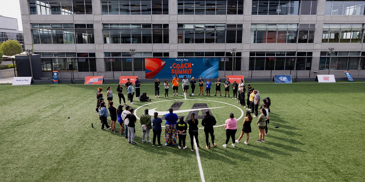 PlayEquityFund's tweet image. Our #MadeToPlay partnership with @nike hosted a Coaches Summit facilitated by @chjsorg 
Coaches from Boyle Heights + Watts learned invaluable info to take back to their youth teams and organizations. 
Thanks to all the coaches who showed up! #PlayEquity