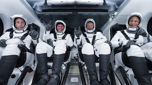 AeroSociety's tweet photo. A new model for access to space? How the UK aims to fly an all-British human spaceflight by privately chartering a #SpaceX Crew Dragon spacecraft https://t.co/dUfSO7f5wi https://t.co/Hw65ysLHmA