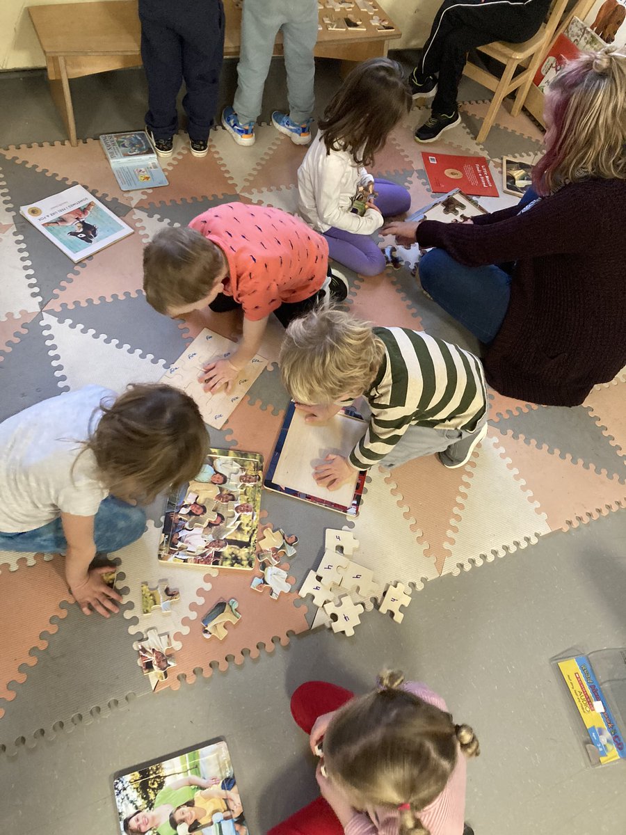 It’s a #puzzleparty @DwightRossElem #nspreprimary working together to problem solve, sharing the frustration and excitement ❤️ working on tough things!