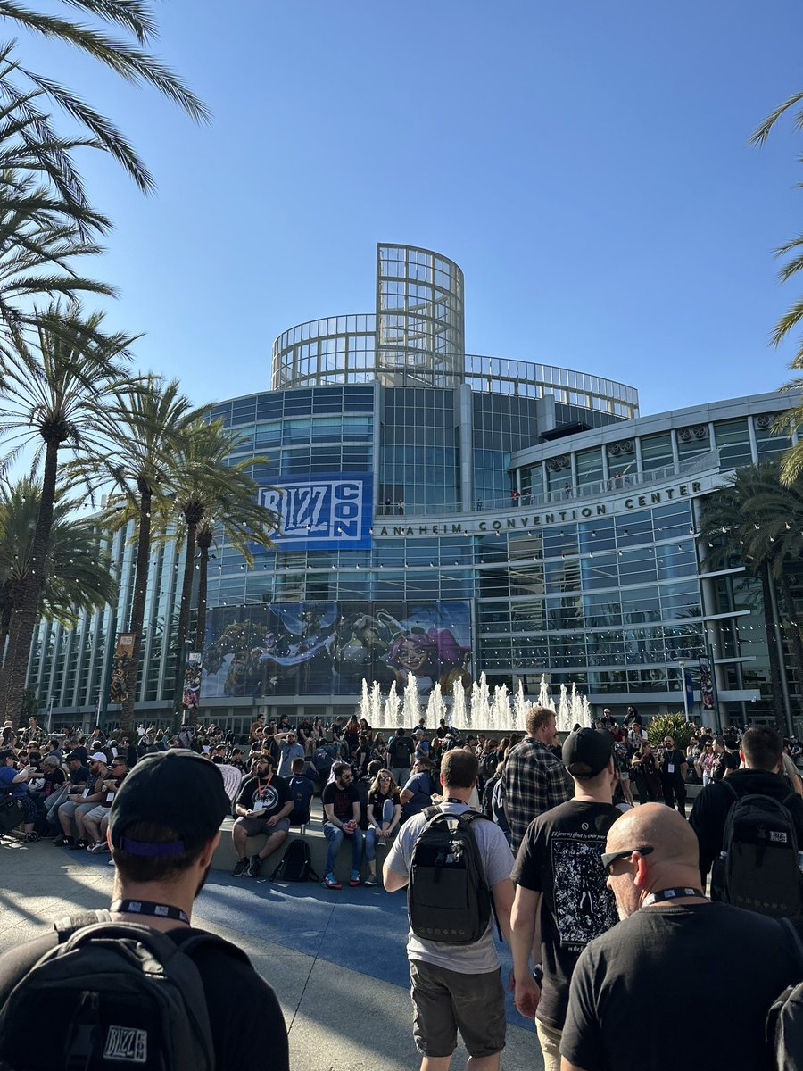 ractzzz's tweet image. I actually only took 4 pictures the whole weekend…cheers to living in the moment, see you all next year! #BlizzCon2023