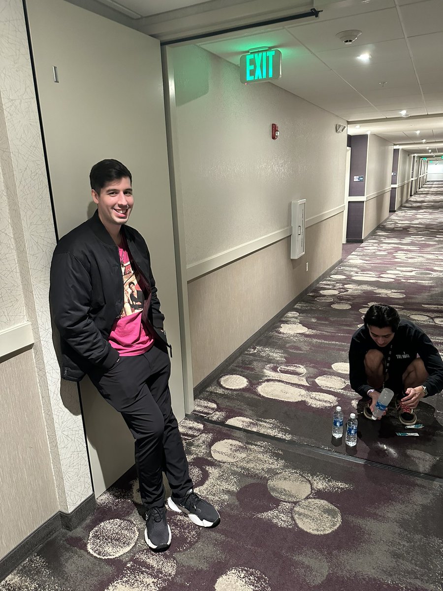 ractzzz's tweet image. I actually only took 4 pictures the whole weekend…cheers to living in the moment, see you all next year! #BlizzCon2023