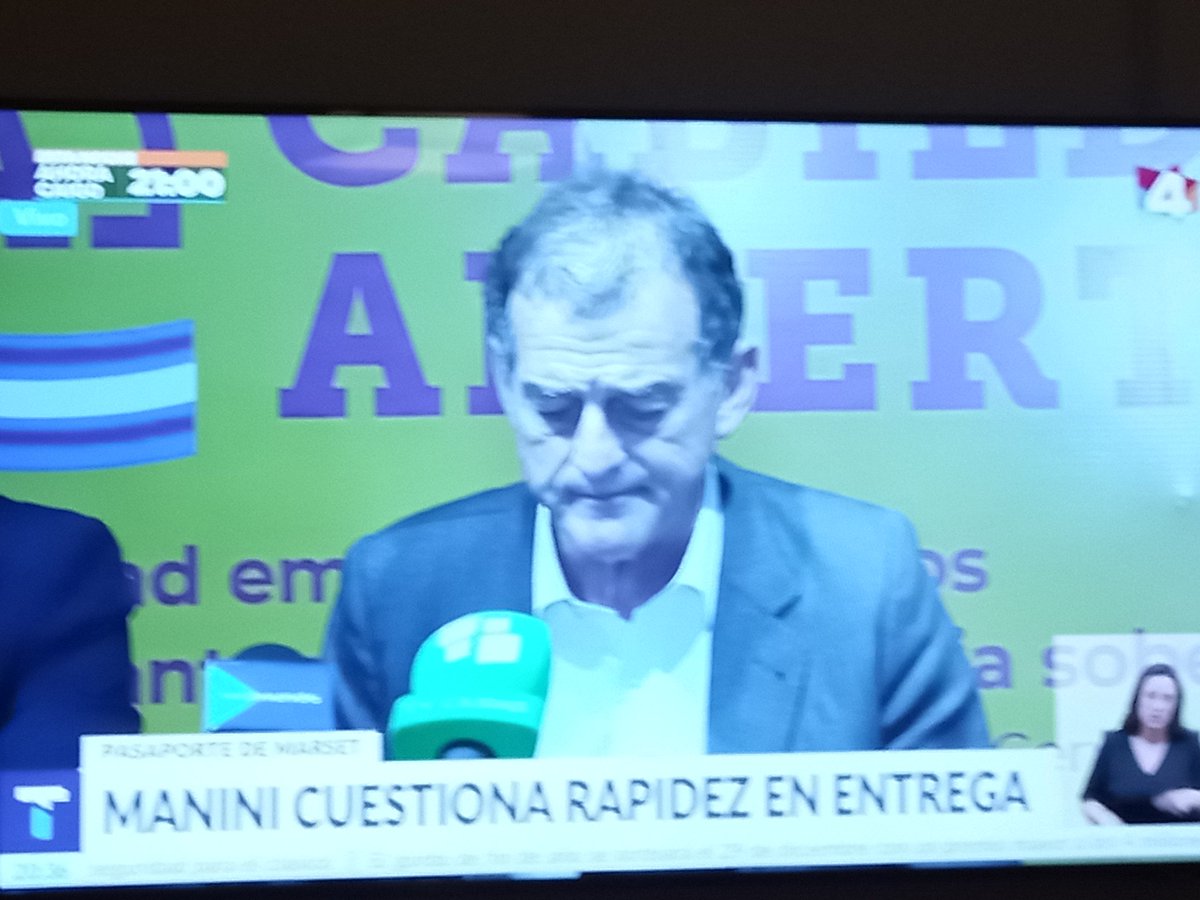 majodevivo's tweet photo. Bueeee éramos pocos y salió el #cascote q se te pone en el zapato siempre...hablando d "legalidad y de responsabilidades" jajaja hablara d la ex sra Ministro d Vivienda?? https://t.co/6yiXNYiRvA