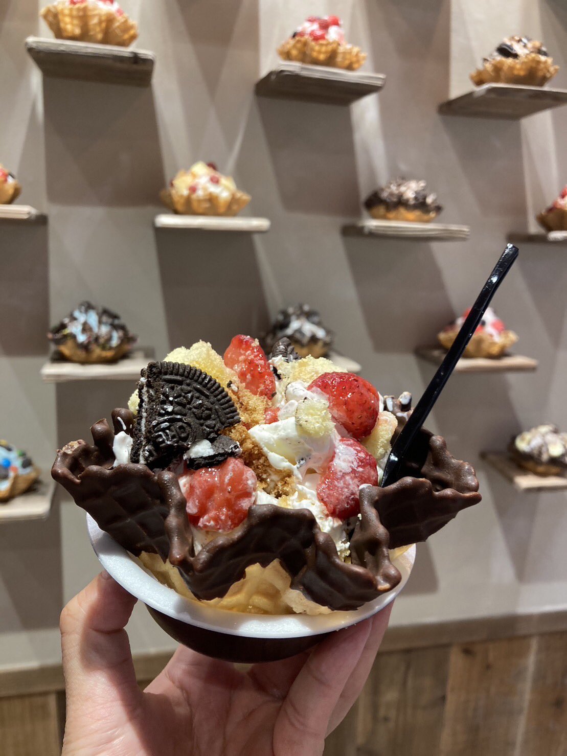 希少　ゴールドストロベリー　ケーキプレート ストロベリーショートケーキ（ホールサイズ） | パティスリー