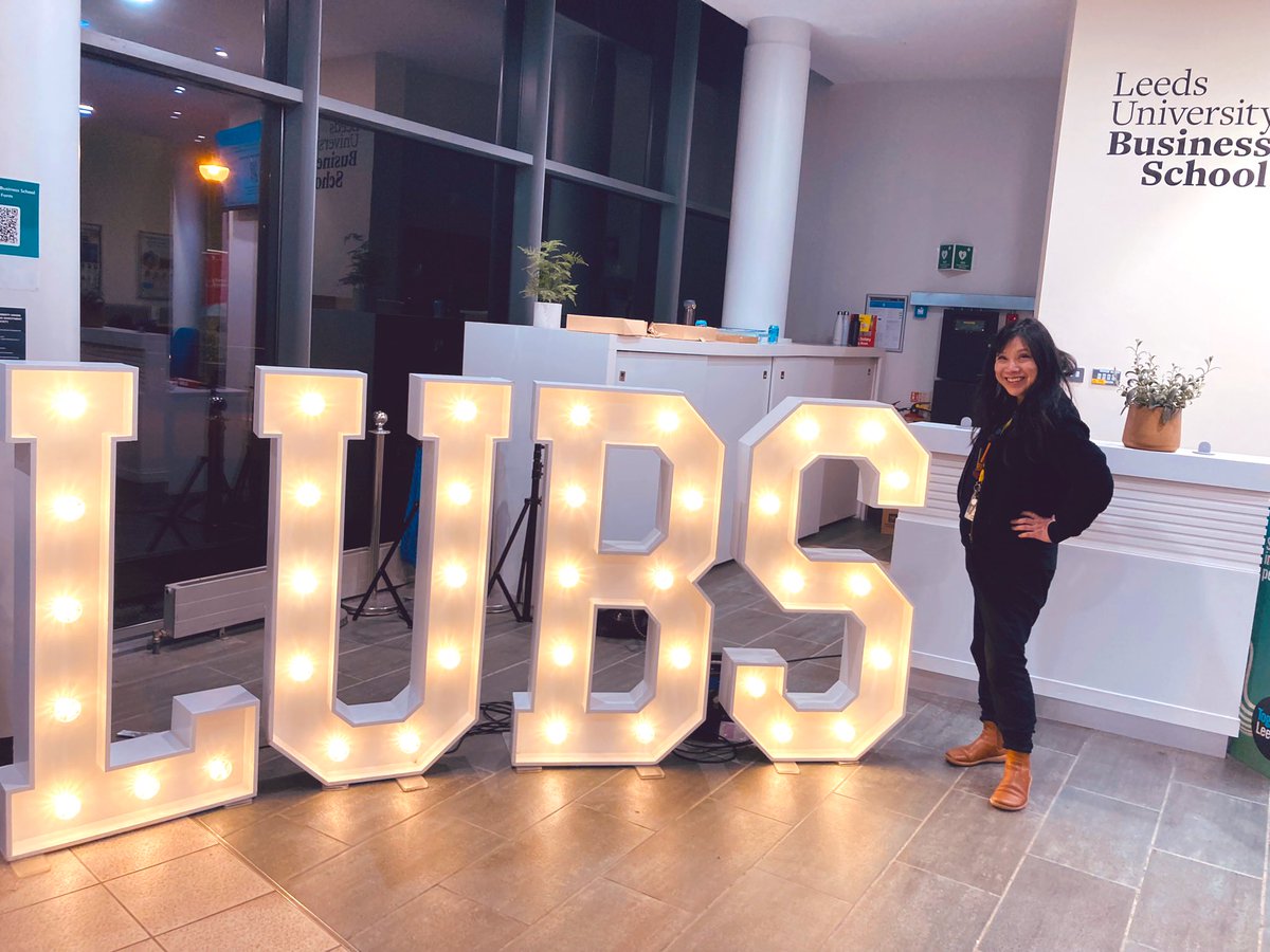 When you’ve been teaching non-stop for the past 6 weeks <a href="/LUBSMarkDiv/">LUBS Marketing Department</a> and don’t know which day of the week it is, up pops a reminder of where you actually work @LeedsUniBSchool <a href="/UniversityLeeds/">University of Leeds</a> 

Be rude not to 📸 

#ilovemyjob #academiclife #academicchatter #funniestlecturer