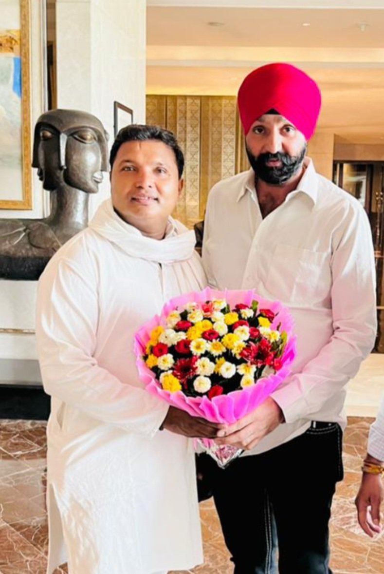 BindraWinner's tweet photo. भारतीय युवा कांग्रेस के संघर्षशील राष्ट्रीय अध्यक्ष आदरणीय  @srinivasiyc जी को जन्मदिन की ढ़ेर सारी शुभकामनाएं।
@srinivasiyc https://t.co/lIB1ssRBbg