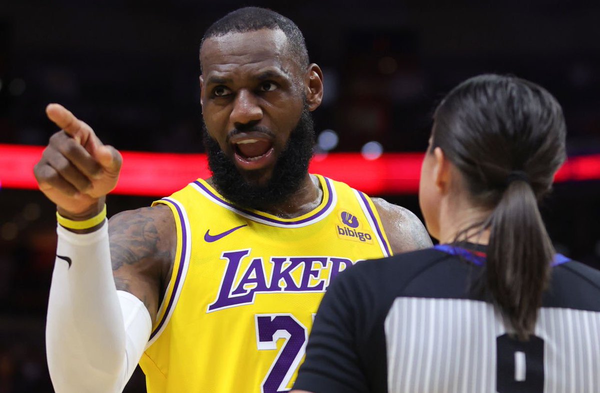 TheDunkCentral's tweet image. The NBA has confirmed that all calls made in the last two minutes of the previous night's Lakers/Heat game were correct, with no missed calls

(Via @IraHeatBeat )