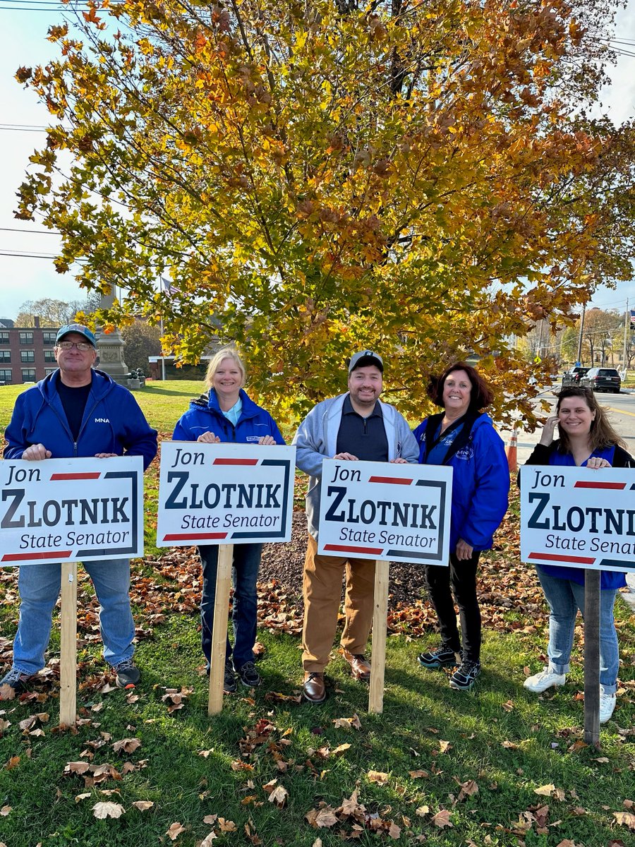 MassNurses's tweet image. MNA out in Gardner today for Jon Zlotnik for State Senate. #mapoli