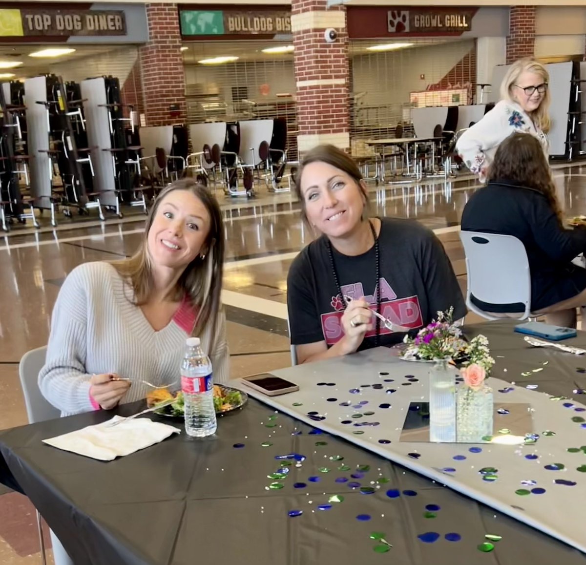 NicRiley83's tweet photo. Celebrating and honoring our advanced teachers for helping our students and our school achieve the honor of the CollegeBoard AP Honor Roll! @MagnoliaHighTX @APCollegeBoard @MagnoliaISD https://t.co/MSX4emOAcn