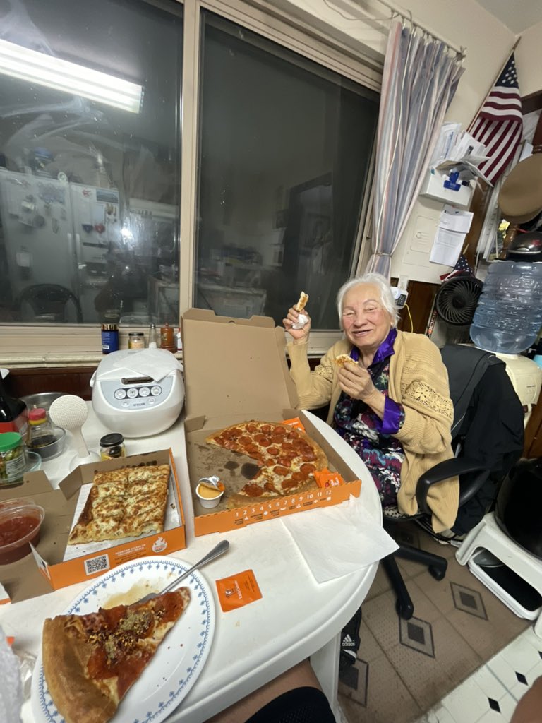 <a href="/riostoriches/">Rios</a> TY <a href="/Frugalszn/">Frugal Season</a> for making my grandma happy