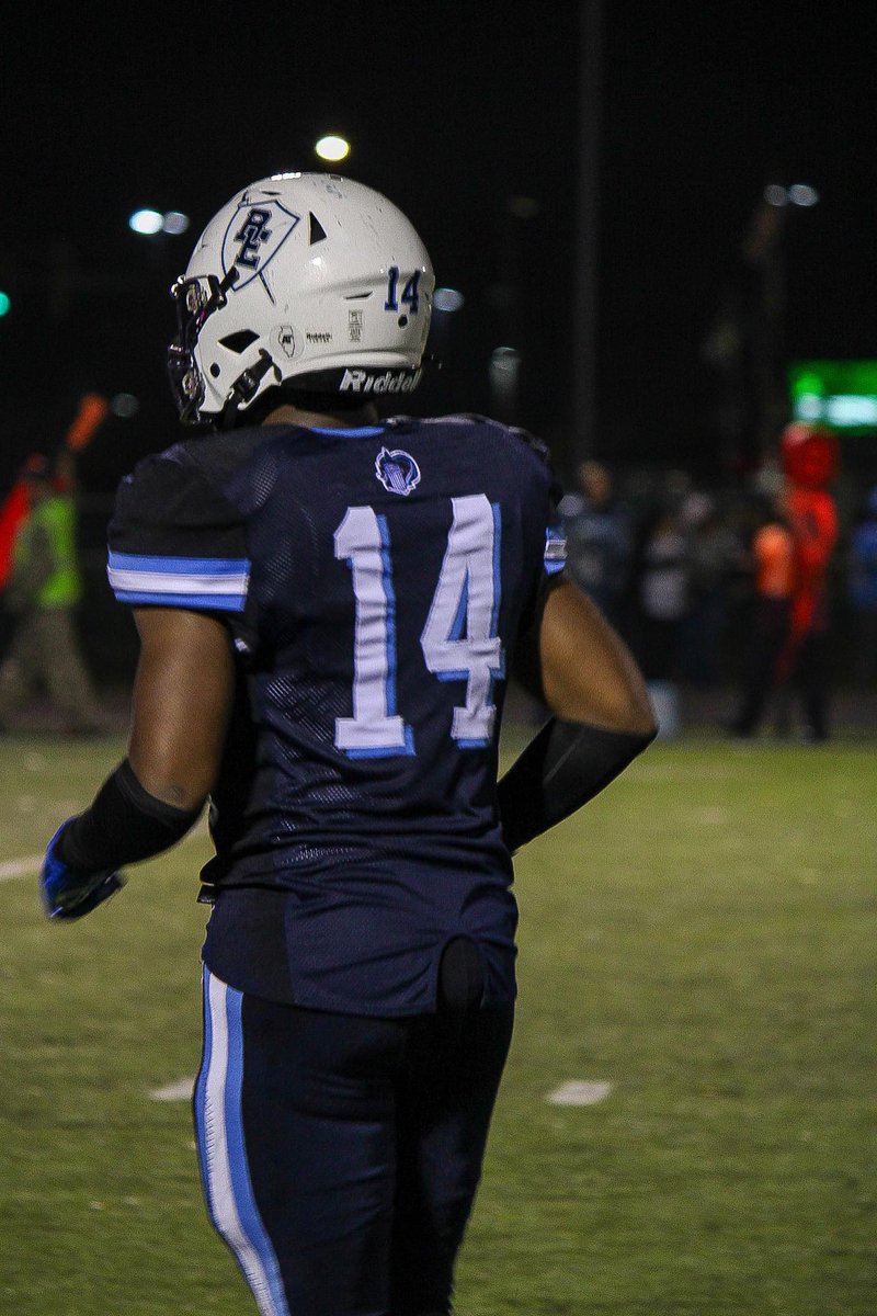 jaywill3x's tweet image. Had a good season, but sad it had to come to an end! Senior szn highlights are coming asap! #1️⃣4️⃣ signing out🫡 #nextchapterloading @DeepDishFB @GSV_STL