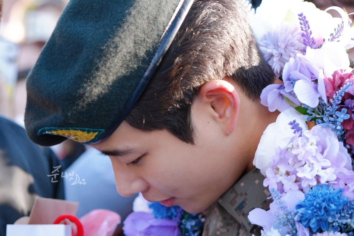 231108

"MJ, 누구보다 신난 발걸음"

그렇지만 팬들부터 챙기는 사랑둥이🩷💙🤍💜🧡

#엠제이 #김명준 #MJ #아스트로 #ASTRO