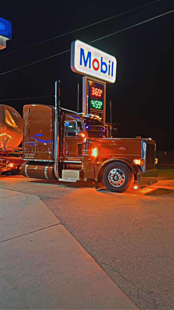 Yea lemme get uh $5 on pump

Pump 3