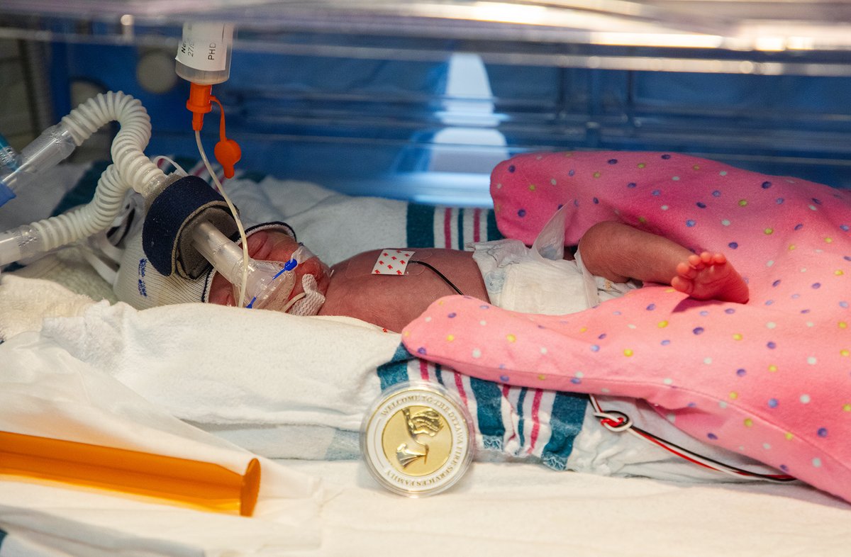 OttawaHospital's tweet image. Today was an extraordinary day as @OttFire welcomed our NICU babies and staff to their #family. Presenting them with a regimental Challenge Coin, minted to recognize the tremendous contribution to building the Ottawa Fire Services team. 🤍 🚒