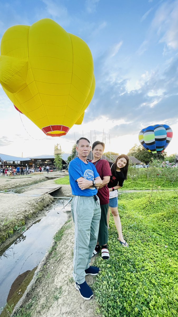 patcharin_26's tweet image. แอ่วสวนดอกกันจ้าว