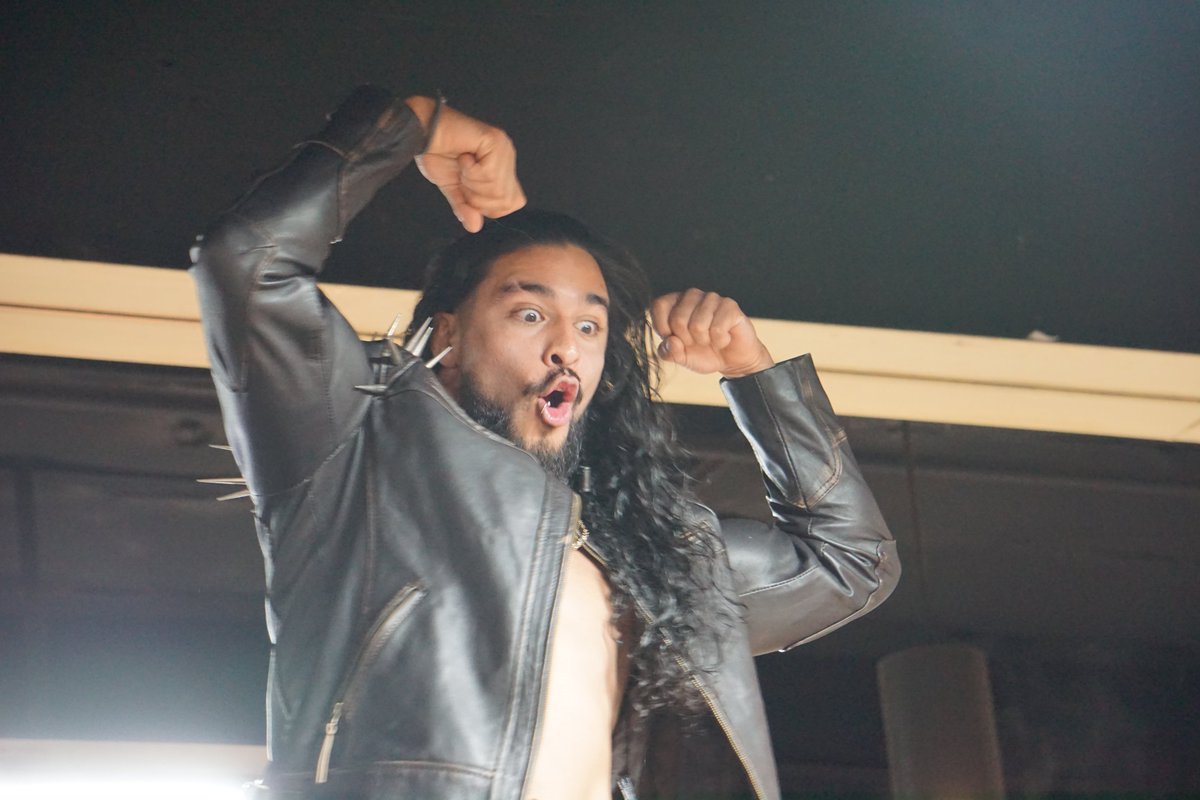 KoffinRadio's tweet photo. .@elprimohenio bringing that heat to @WinnersCirclePW !
#KoffinRadioPics #WinnersCirclePro https://t.co/ut3ZINwguc