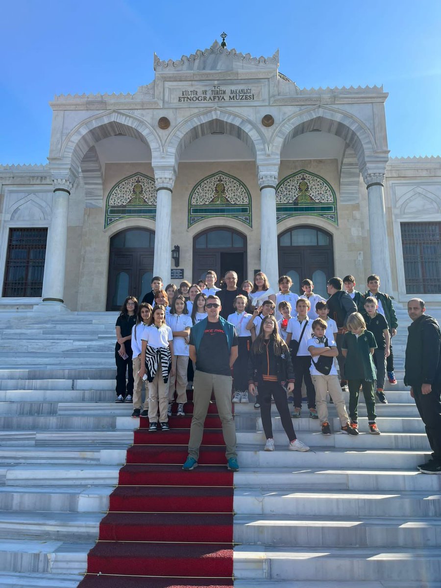 Bursa Hamitler ve Özlüce Doğa Koleji öğrencileri Anıtkabir programı kapsamında Ankara'daydılar. 
#DoğaAnıtkabirde
#CumhuriyetinDoğası<a href="/DogaOkullari/">Doğa Koleji</a> <a href="/KvancBarlas/">Kıvanç Barlas 🇹🇷</a> <a href="/GuldemG/">Guldem Goceci Alhan</a> <a href="/EsinAlty/">Esin Altay</a> <a href="/TopuzBurcu/">K. Burcu Topuz Bozkurt</a> <a href="/SuniyeK/">suniye genç</a> <a href="/Doga_Ozluce/">DOĞA KOLEJİ ÖZLÜCE KAMPÜSÜ</a>