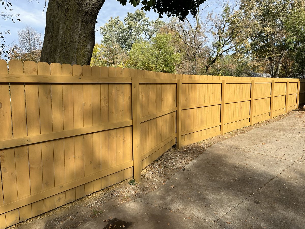 DeckRescue's tweet photo. Freshly stained fence https://t.co/HVcVyJfwWZ