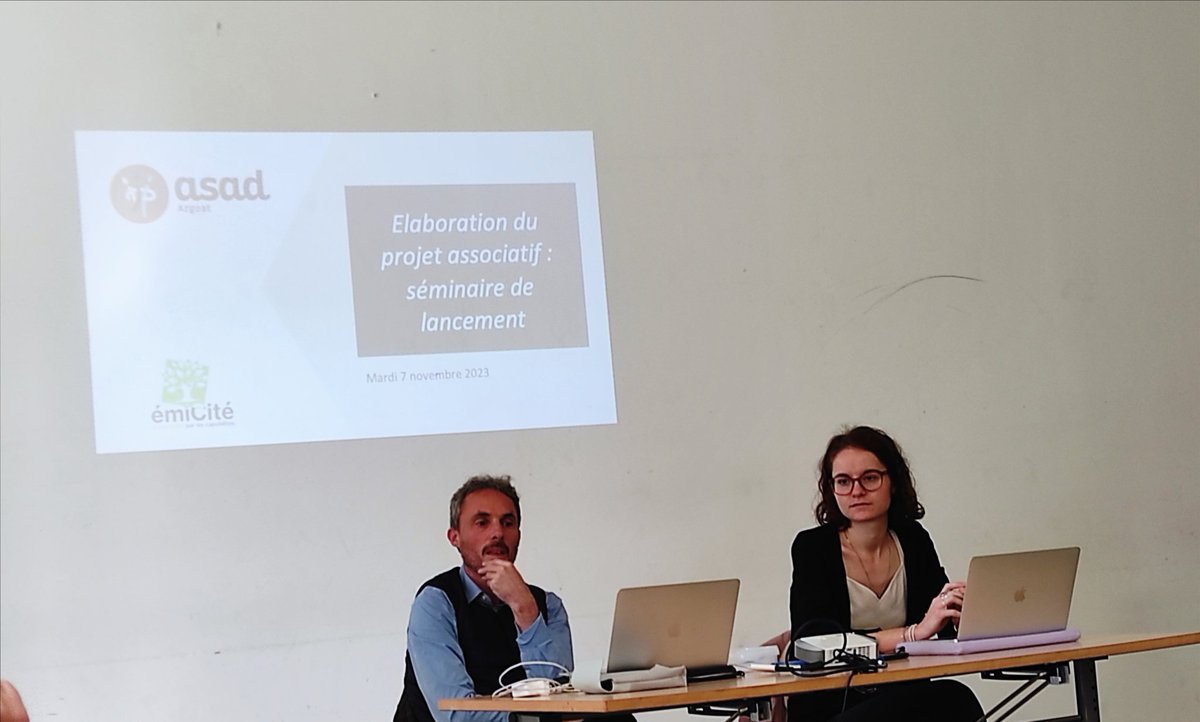 AArgoat's tweet photo. @_emiCite_ Lancement démarche participative➡️ élaboration projet associatif avec  50 personnes (administrateur, salarié, personnes accompagnées, famille, partenaire, institution)  4 thématiques bientraitance/maltraitance, proches aidants, qualité de vie au travail, coopération https://t.co/9prhxrBW8s