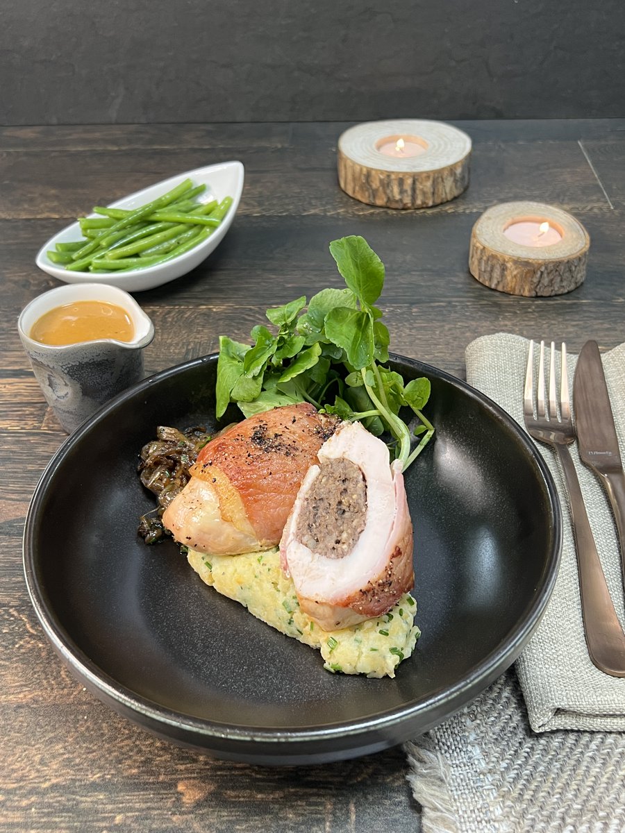Brakes_Scotland's tweet photo. Celebrating St Andrew's Day? We've got classic Chicken Balmoral from @Simon_Howie and much more menu inspiration online: https://t.co/rrai3R1nZm 👍
#brakesscotland #StAndrewsDay #ScottishFood #scottishfoodie #ScottishRecipes #chickenbalmoral #simonhowie #whiskysauce https://t.co/MCsXHIiyyS