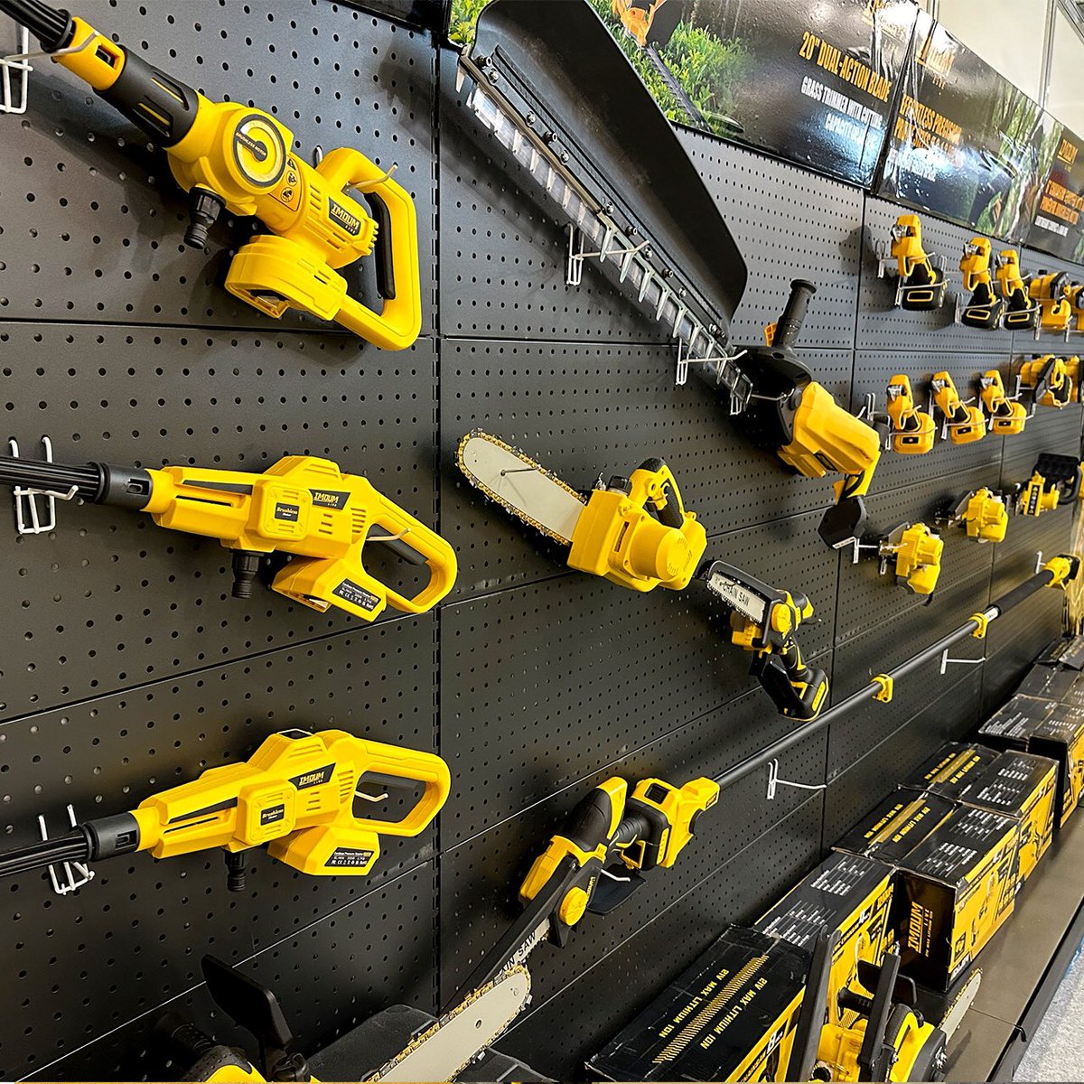 Imoumlive's tweet photo. Hello guys,

🔥🔥🔥
Here is the latest offline news about imoum: We will appear in several offline exhibitions from November 7th to November 10th. We sincerely welcome you to visit our latest series of products.😊
#imoumlive #imoum #chainsawman #gardening #trimming #yardwork https://t.co/h9XIKrosva
