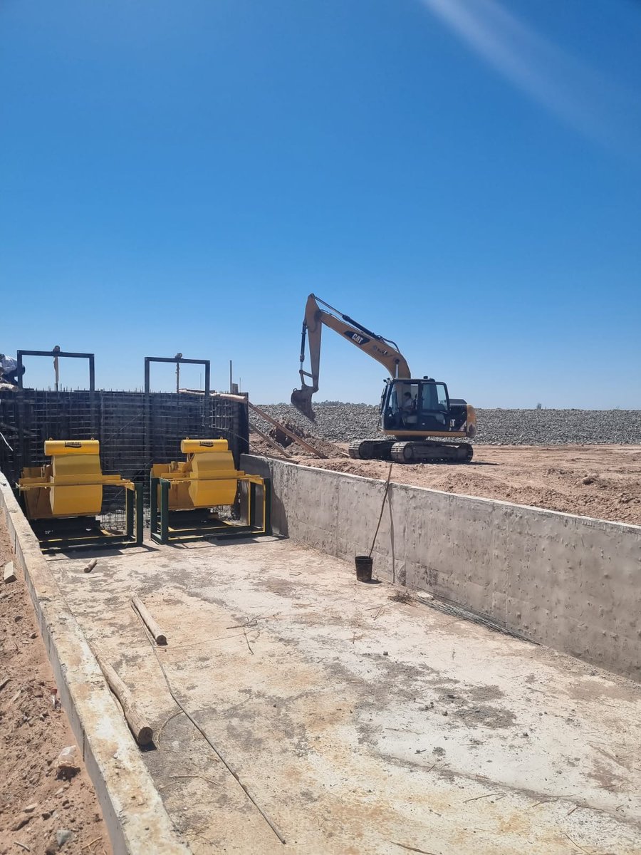Hoy visitamos el Canal de riego Hijuela Esteban en Mendoza, una obra de $3.154.647.185 que aumentará la productividad y calidad de las cadenas hortícola y frutícola. Un paso importante para el desarrollo de la región. <a href="/DesarrolloFedAR/">Secretaria de Competitividad Federal</a>  <a href="/MinEconomia_Arg/">Ministerio de Economía</a> #DesarrolloRegional