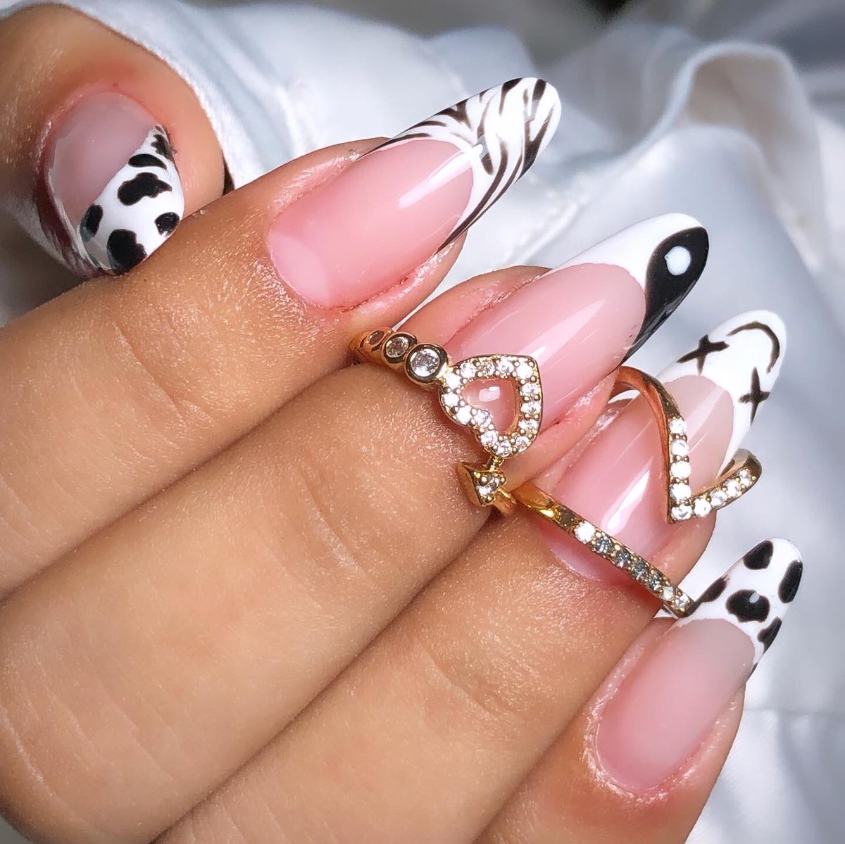 RhayCoutinho6's tweet photo. 😍💅🏽🤍🤍 
#naildesigner https://t.co/HIdmMP5whu