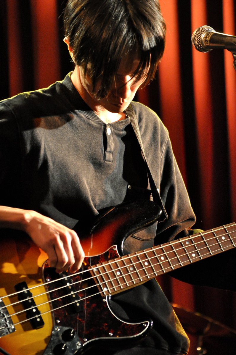 FreeQuizWonder's tweet photo. 昨日は初めての梅田Shangri-Laでのライブでした！

▼セットリスト
1. 雨と流れて
2. 紫陽花
3. 生活
4. 長い夜
5. LADY

11/11公開予定のMV、次回のライブもお楽しみに！！

#フリクワ 
#ライブ 
#ライブ写真 
#ノスタルジックポップバンド https://t.co/q8S1dvplWb