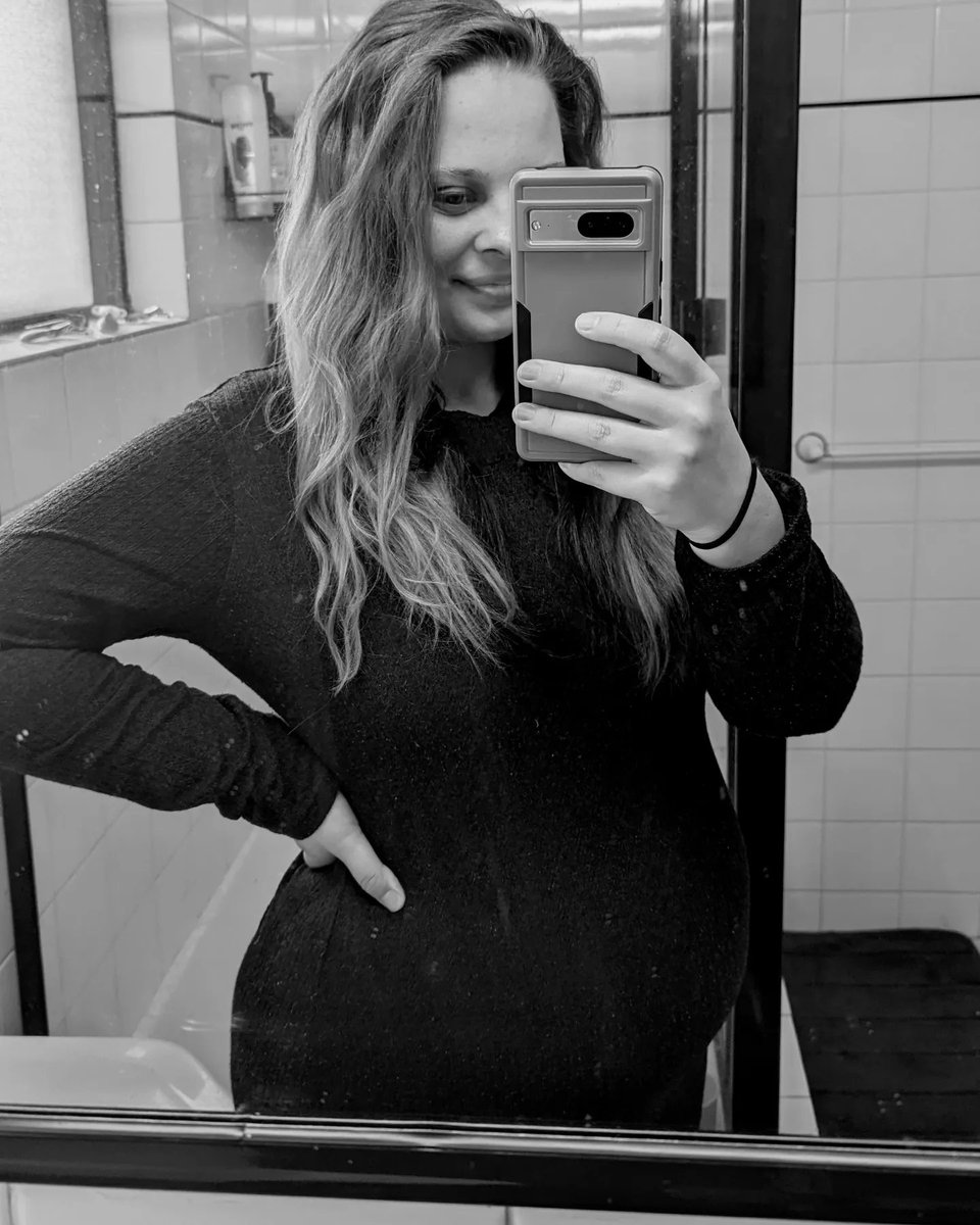 20+1 👶🏻💙🩷

#halfwaythere