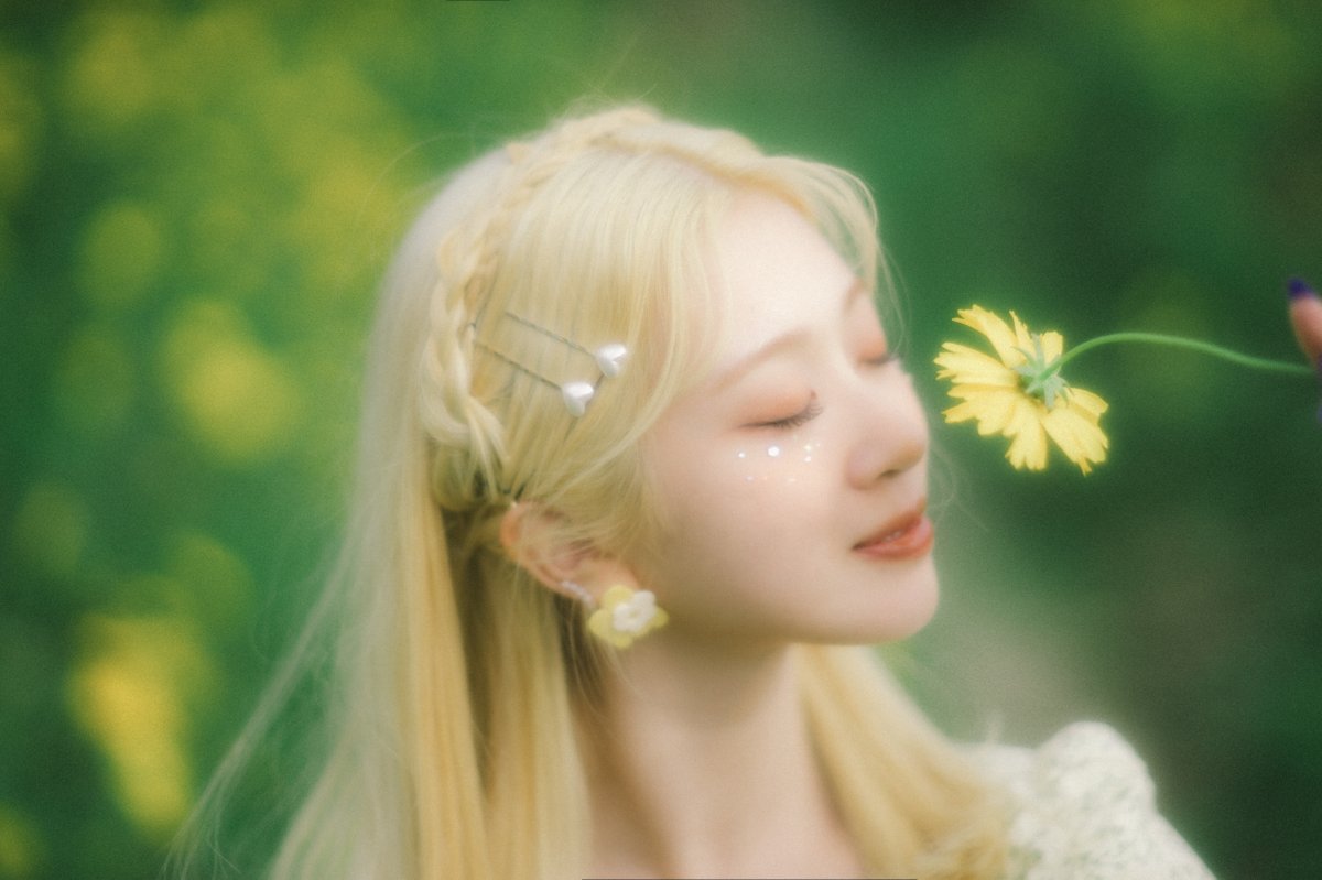 3ye_official's tweet photo. 3YE 'LOCO' Image Teaser #HAEUN

3YE Digital Single〖LOCO〗
🎧 2023.11.16 6PM KST

〖LOCO〗Release Timeline
⇀ 2023.11.04 Main Image
⇀ 2023.11.07 YUJI 
⇀ 2023.11.08 YURIM
⇀ 2023.11.09 HAEUN
⇀ 2023.11.10 MV Image
⇀ 2023.11.13 MV Teaser

#3YE #LOCO #YUJI #YURIM #HAEUN https://t.co/PB1uiMFec9