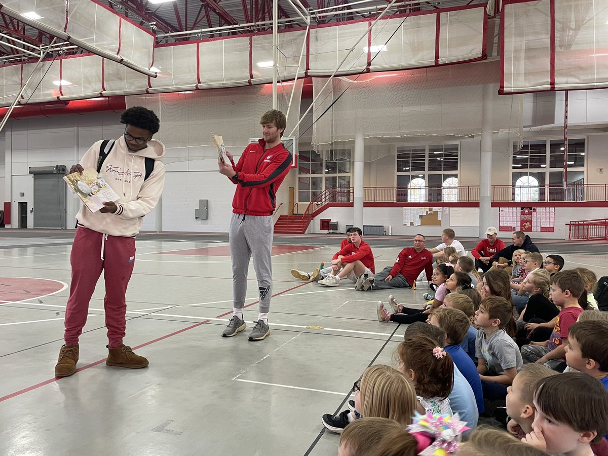 Amber Rohr tweet media