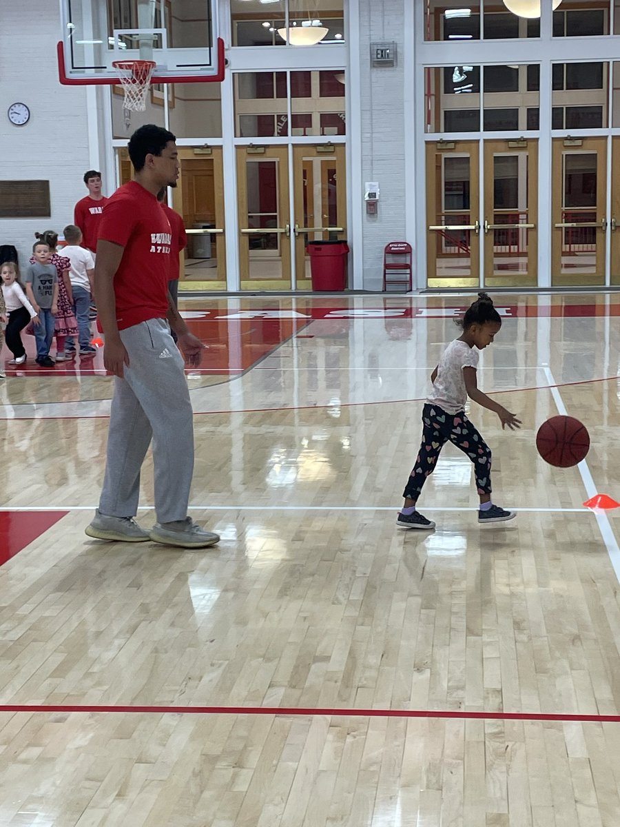 Amber Rohr tweet media