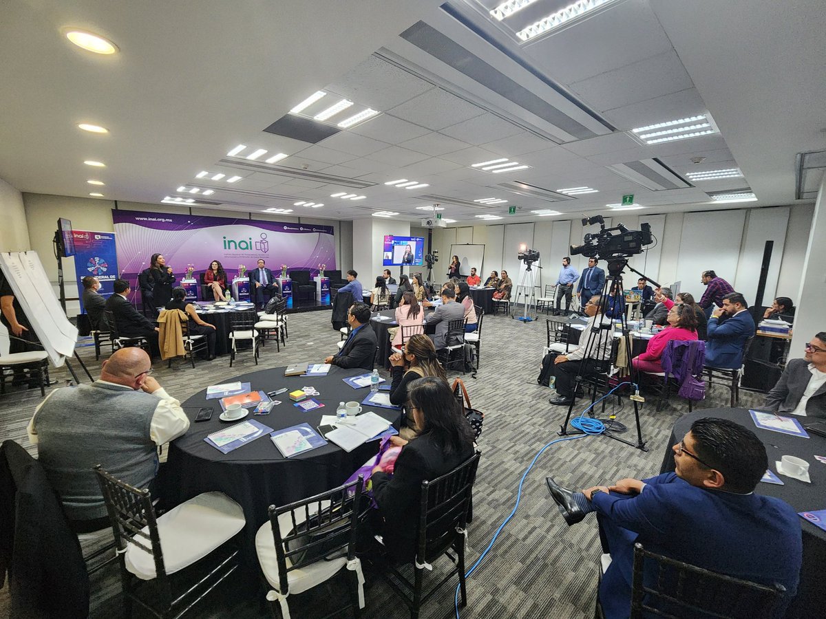 AdrianAlcala75's tweet photo. 🔵de #AccesoalaInformación, de protección de #DatosPersonales y en la promoción de la cultura de la #transparencia. Su participación refleja el compromiso que tienen con la sociedad de 🇲🇽 para fortalecer el pleno ejercicio de estos dos #DDHH que tutela el @INAImexico.
#SoyRedUT https://t.co/Nomk2qjXTu