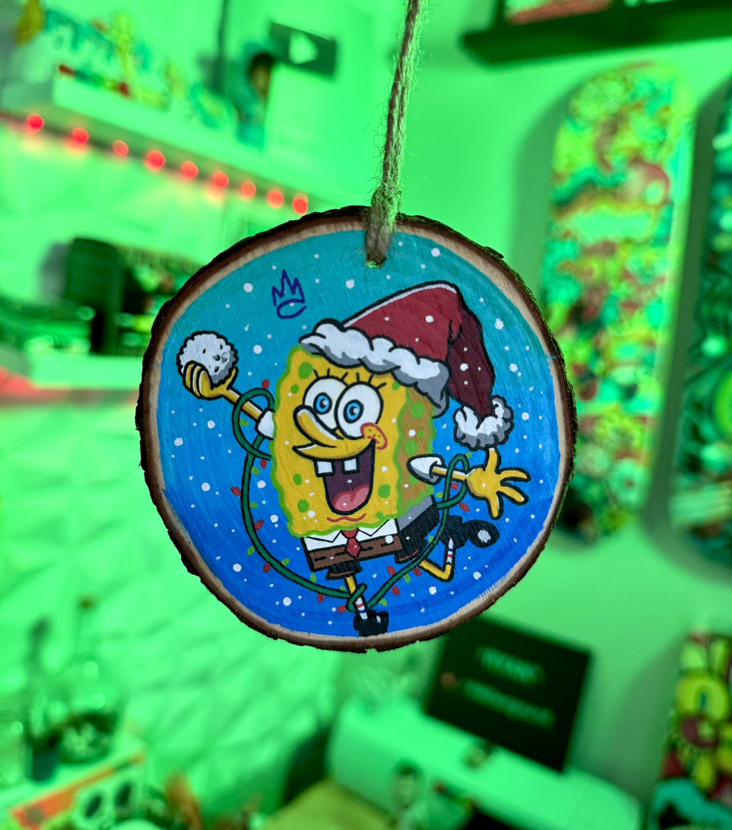 RMDesigns15's tweet photo. I am doing my first ever Christmas drop!!! 
•XMAS 23 DROP•
I will be making 50 1 of 1 custom Christmas ornaments on natural wood slices. The drop will go live December 1st at 11am eastern time on my website. 
•
1/50 - SpongeBob 
2/50 - Patrick ⭐️
3/50 - Hello Kitty https://t.co/73LZO7yuWo