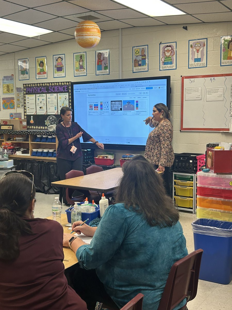 Wooohooo! 5th grade LES teachers shared their Newline knowledge today! Thank you, Mrs. Bennett, Mrs Garces, Mrs. Rivera, & @DunkinAngela! 🤗🖥️ @LaurelesMustang