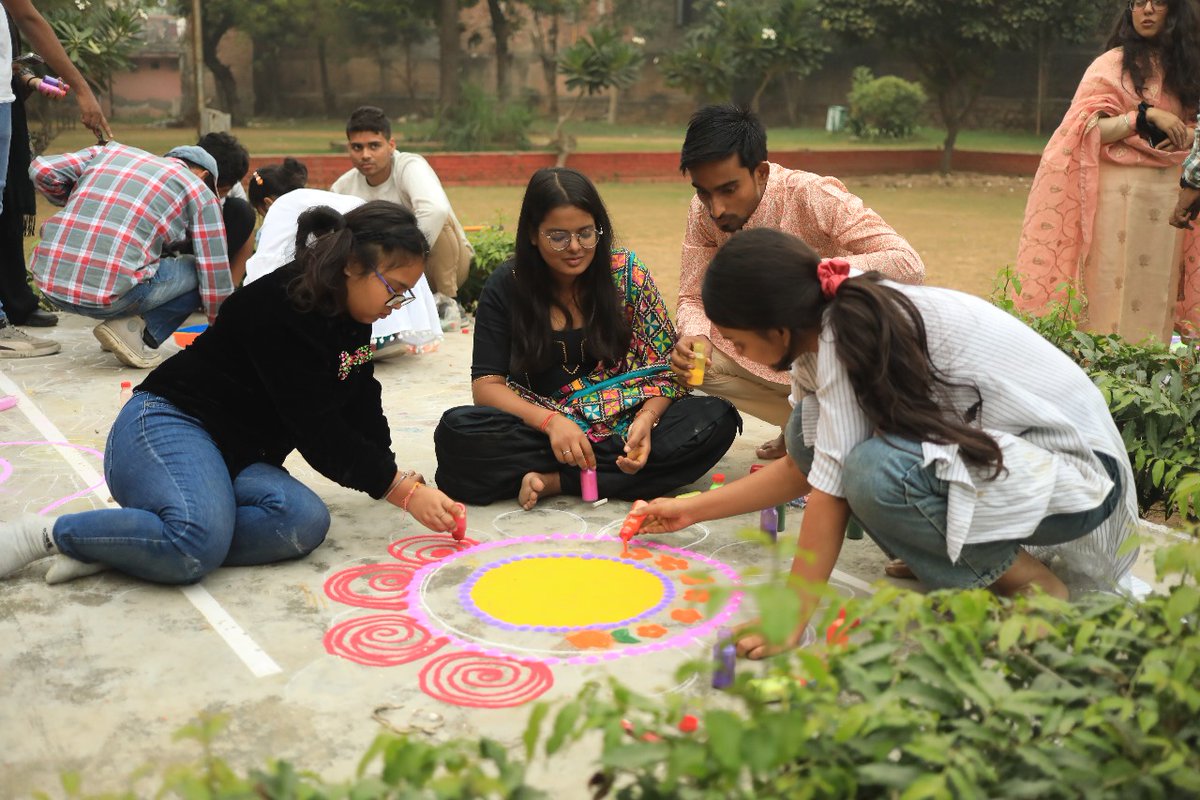 abvp_jmi's tweet photo. @ABVPDelhi  ने जामिया मिल्लिया इस्लामिया विश्वविद्यालय में दिपावली के उपलक्ष्य पर कार्यक्रम का आयोजन किया गया  कार्यक्रम में  अखिल भारतीय विद्यार्थी परिषद के उत्तर क्षेत्रिय सह संगठन मंत्री आनंद श्रीवास्तव जी का रहना हुआ। https://t.co/DhKoYY0ZxW