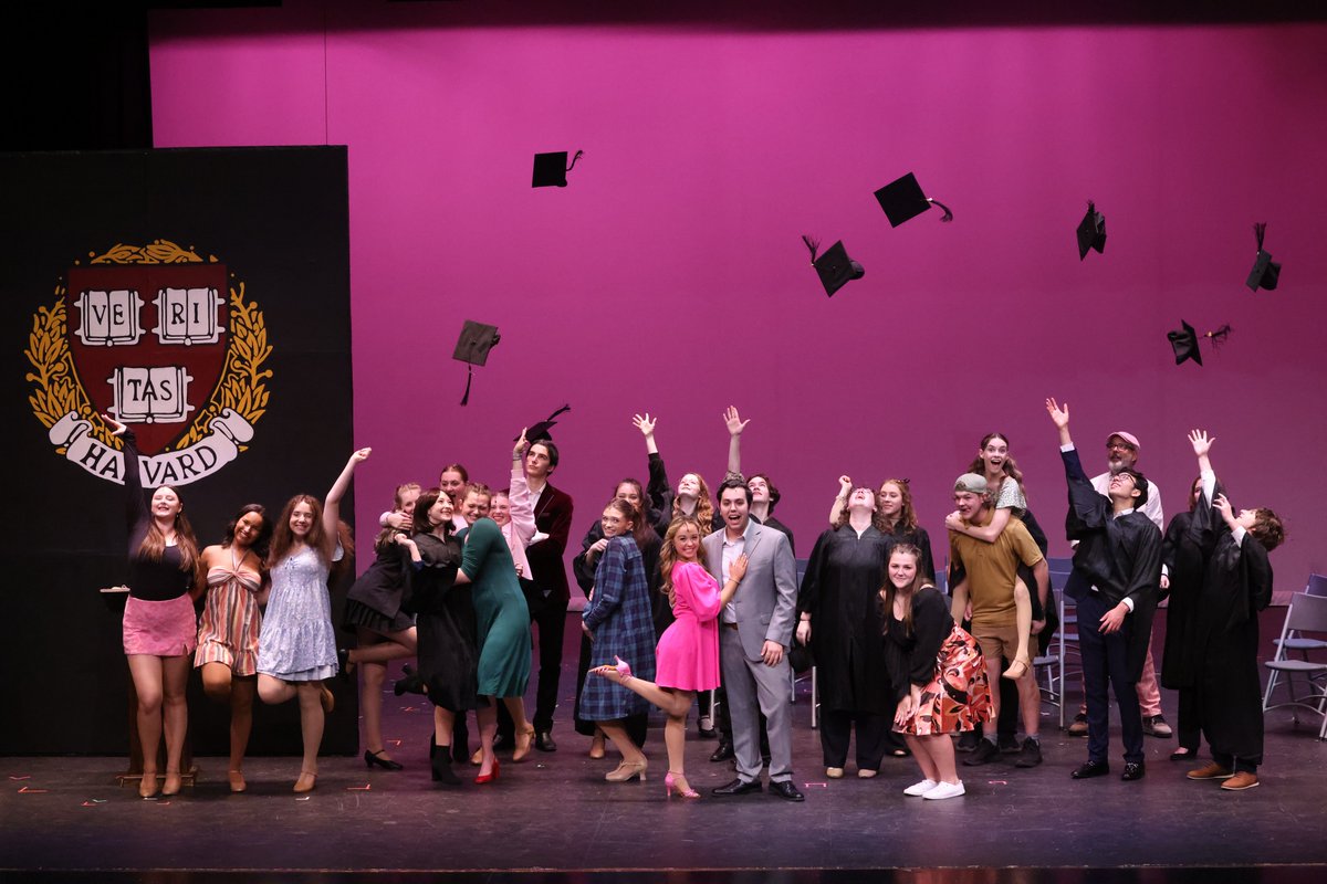 b_pearson's tweet photo. Checked out a sneak peek of @eurekatheatre's Fall Musical, Legally Blonde! What a talented cast and crew! Great job to all...thanks for inviting me back to photograph tonight! #ehs63025 https://t.co/8YjxrmZC37