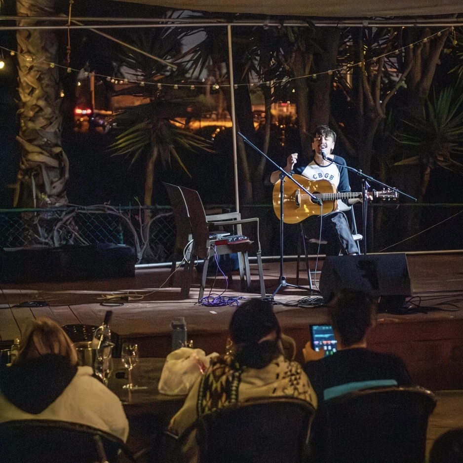 Let’s get intimate!
Friday Evening is our newest @sofarsoundsla Live, Intimate Music Show!

What’s your Friday night date night plans?

Tickets link in the BIO!