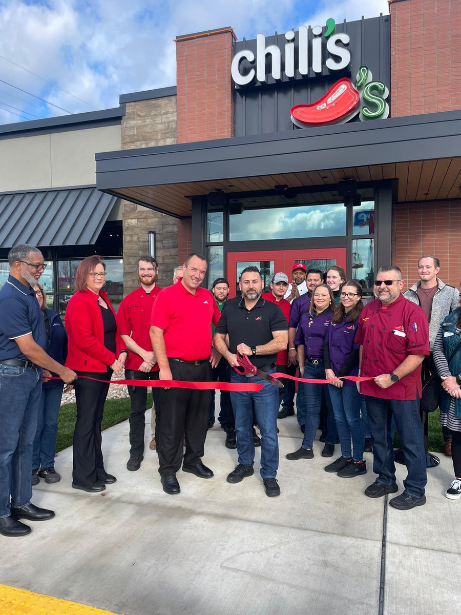 RJablonske's tweet photo. Hi, Welcome to Chili’s Oshkosh! Yesterday, we welcomed our newest NRO, and had a phenomenal day 1 w/ 3.1% GWAP, 0% ToGo and 87% Clean. This management team is keeping the Guest experience and Culture top of mind! @NicholasBPaxton @dougcomings @taryn_mahaffey @LynAj4 https://t.co/U9rpgC1P6t