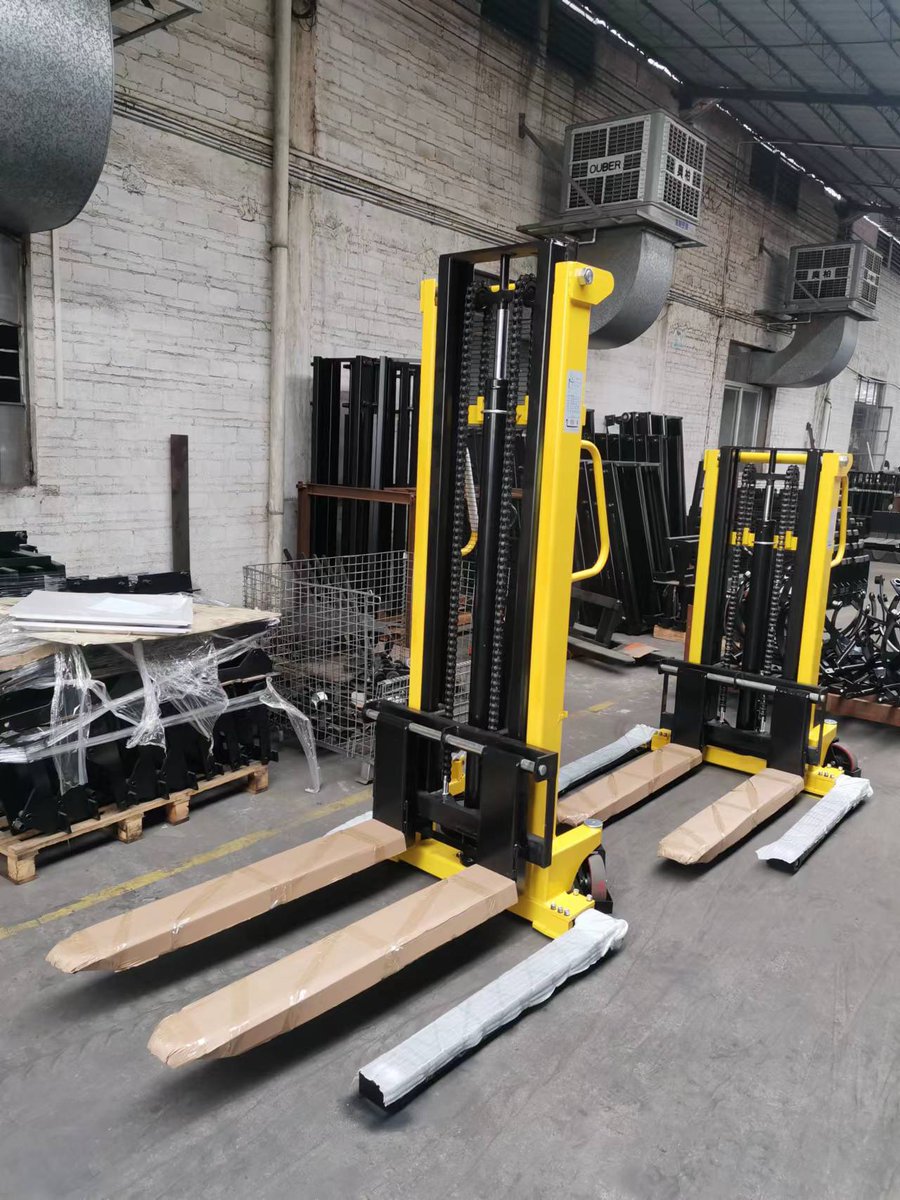 matta_yang's tweet image. Guangdong Niuli Adjustable Leg Manual Stacker and Semi Electric Stacker.
Adjustable overall width of leg ranges from 1116~1516mm. Fit for different sizes of your pallet.

#straddlestacker #straddlelegstacker #widelegstacker
#adjustablelegstacker #Adjustablestacker #stacker