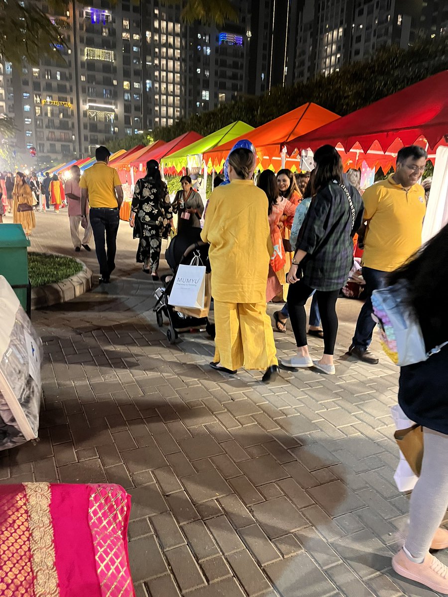 This joy knows no boundaries .
This pride has no limit.

To watch a mommy carrying your brand’s bag in a market, hanging to a pram . 🥰

#founders #DREAMS #CustomerInteractions