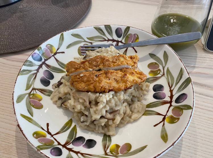 A_Millie03's tweet photo. Often delicious food does not have a gorgeous appearance😂 https://t.co/Wa5A4u07ak