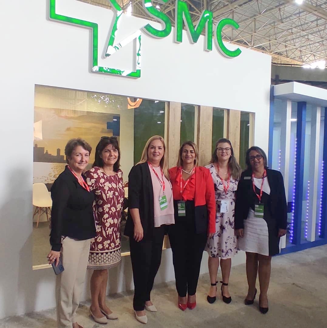Viceministra primera de Salud 🇨🇺, Dra. Tania Margarita Cruz Hernández, en el contexto de #FIHAV2023 recorre los stand de la Comercializadora de Servicios Médicos Cubanos y <a href="/MEDICubaSA/">MEDICuba S.A.</a>, empresas cubanas del sector de la salud presentes en la feria expositiva. 

#CubaPorlaVida