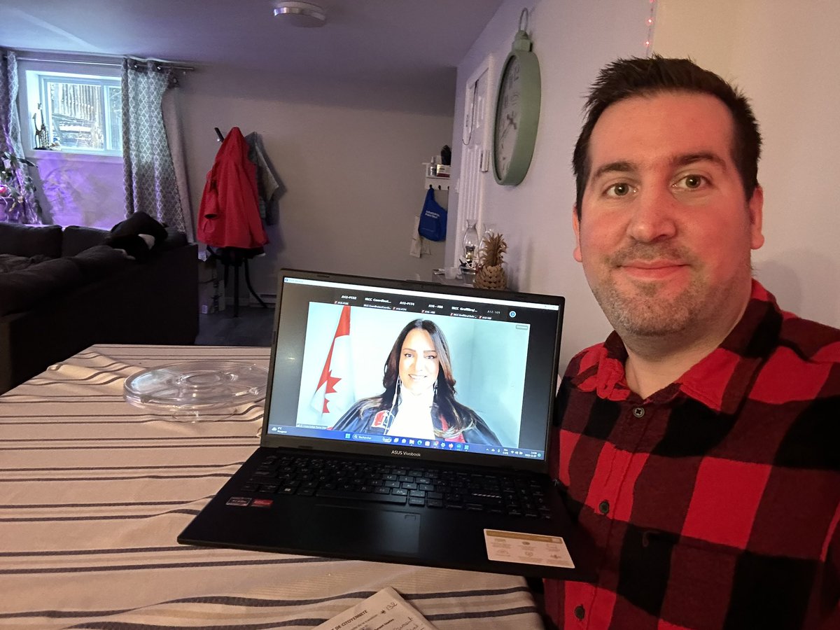simpeldany's tweet photo. Fièrement canadien (et Québécois) 🇨🇦 https://t.co/Hp5WRZxiUB