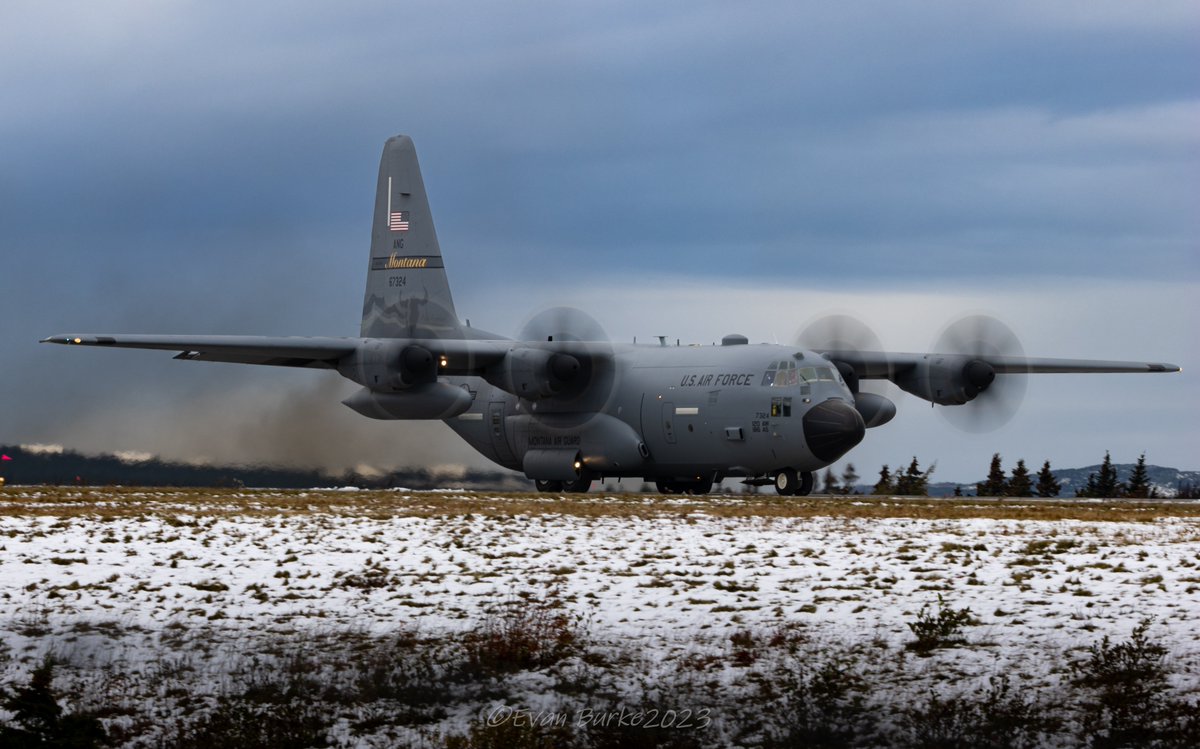 Big Sky Country does it better. Montana ANG C130H lining up at #CYYT