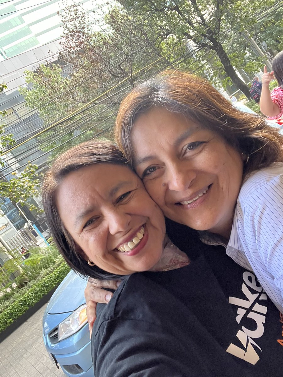 Sheila Escobedo Gt (@escobedogt) on Twitter photo #GoogleChampions México <a href="/ProfeLimo/">Lizandro Morales</a> <a href="/ElyRuizA/">Ely Ruiz</a> <a href="/Gabypucp/">Gaby Sánchez</a> Súper! #GoogleChampions México <a href="/ProfeLimo/">Lizandro Morales</a> <a href="/ElyRuizA/">Ely Ruiz</a> <a href="/Gabypucp/">Gaby Sánchez</a> Súper!