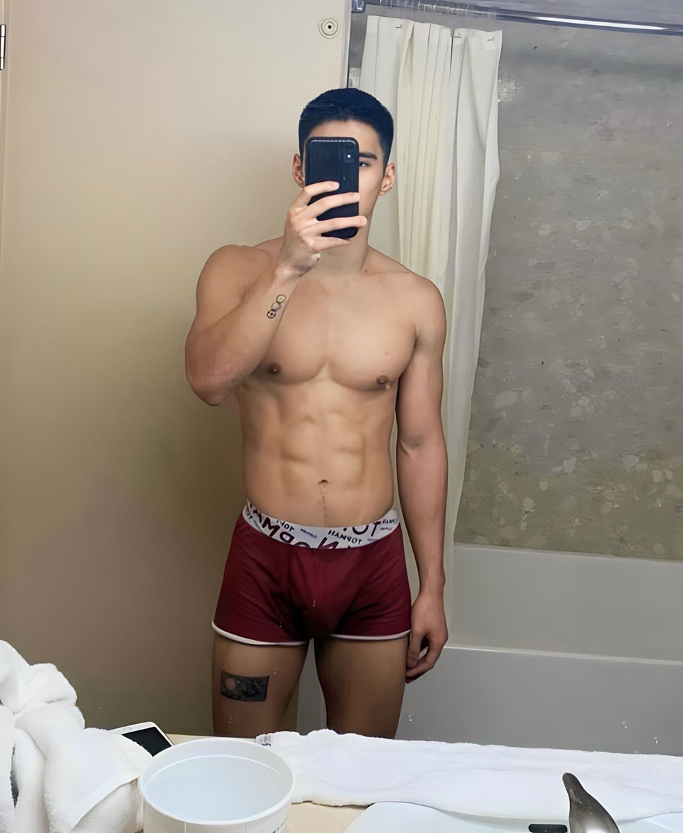 dailyhotdudes's tweet photo. Wayback Wednesday
Mirror Selfie.
Albie Casiño
🇵🇭 https://t.co/UyfBSEMKG2