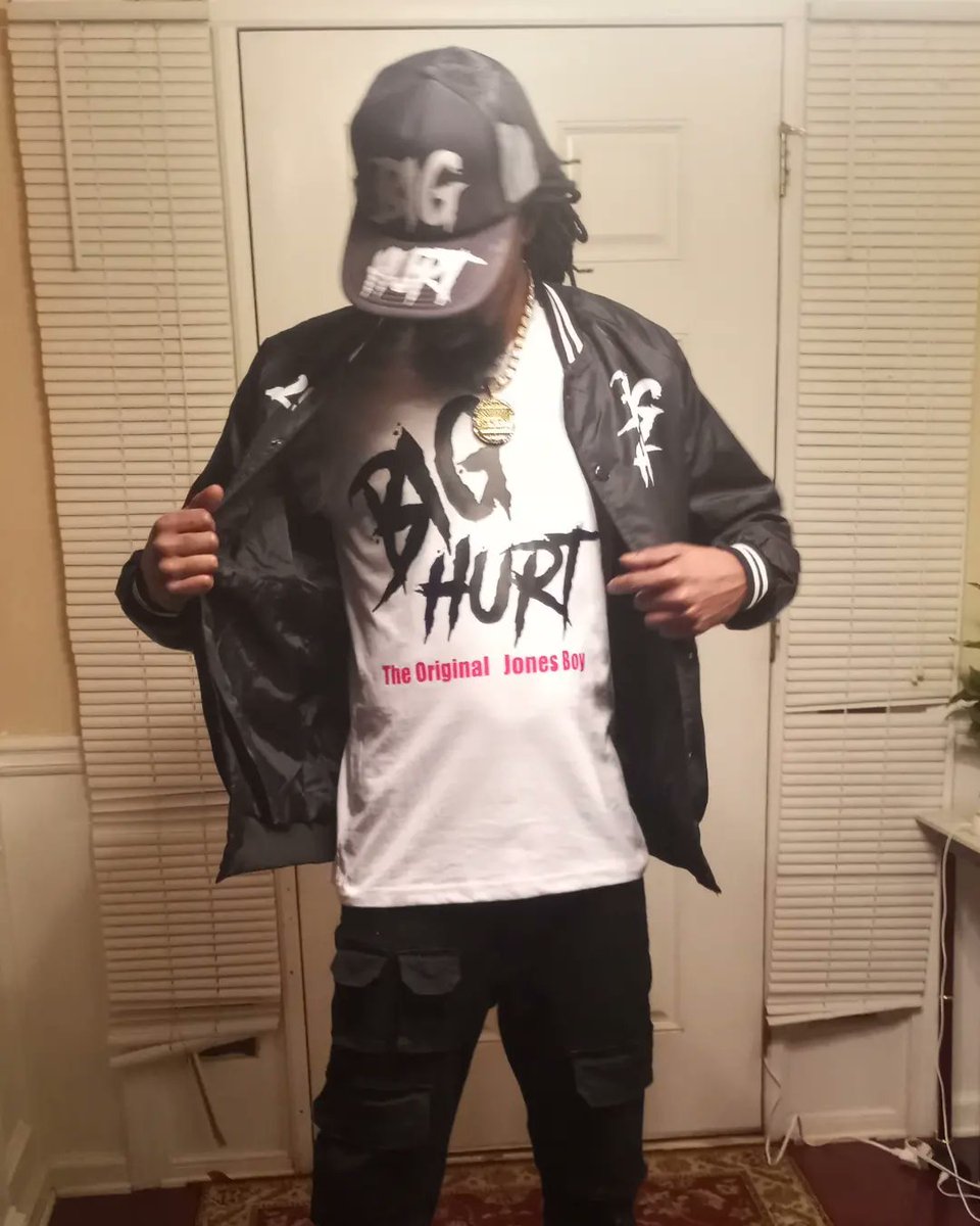 DatJones1's tweet image. Let me know if y'all fucking with my BigHurt gear💯💯